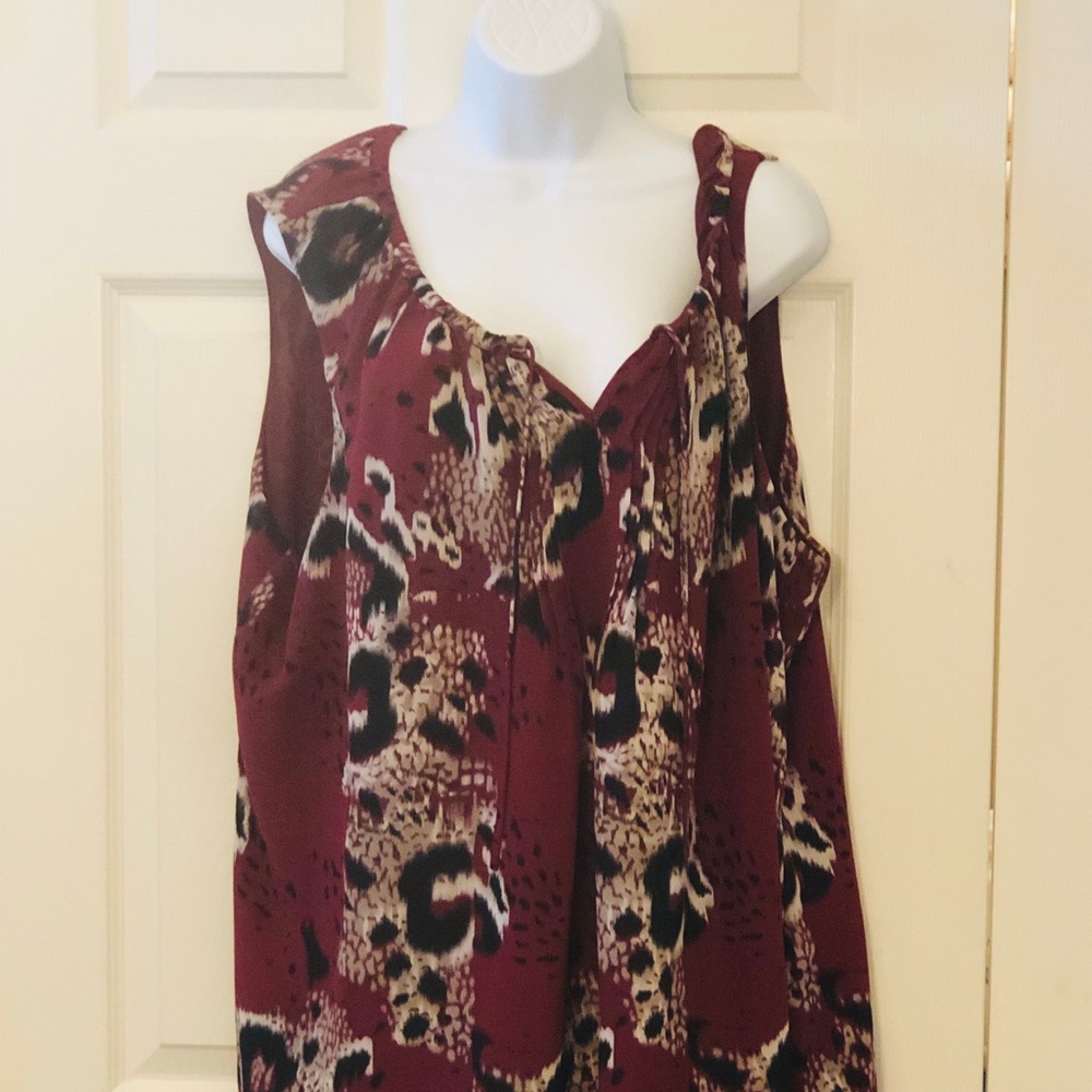 Sleeveless shirt